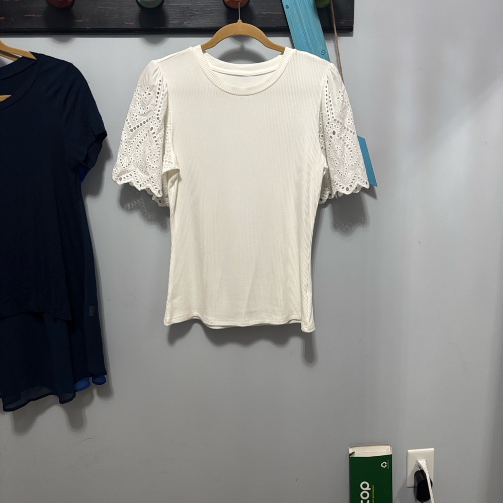 Elegant off White Eyelet Sleeve Top size large